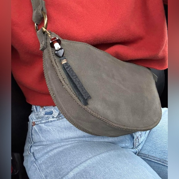 Lyons Leather Co. Moss Bee - Picture 6 of 6